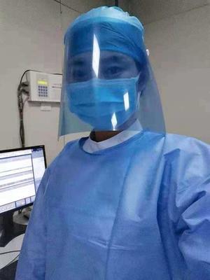 防護(hù)裝備告急，四川省人民醫(yī)院醫(yī)護(hù)人員自制防護(hù)用具應(yīng)對危機(jī)